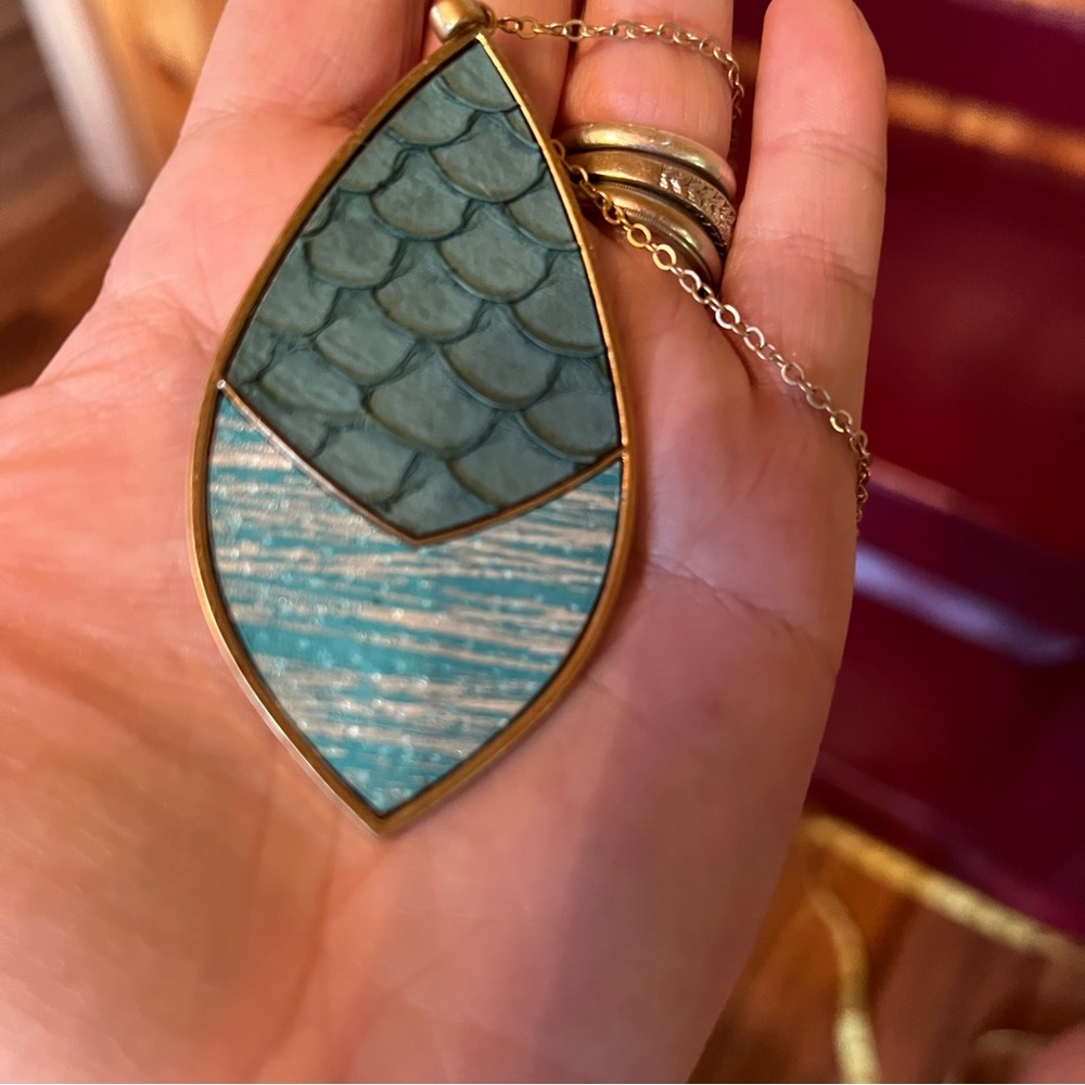 CITY NWT leather pendant necklace & earrings - Picture 5 of 6